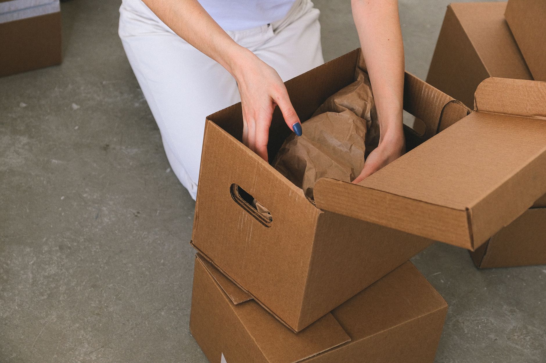 Heybeliada’da evden eve nakliyat için paketleme kutuları ve sarma malzemeleri